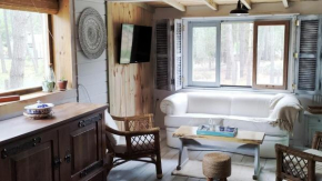 Cabin in peaceful environment, 400mt from the sea!